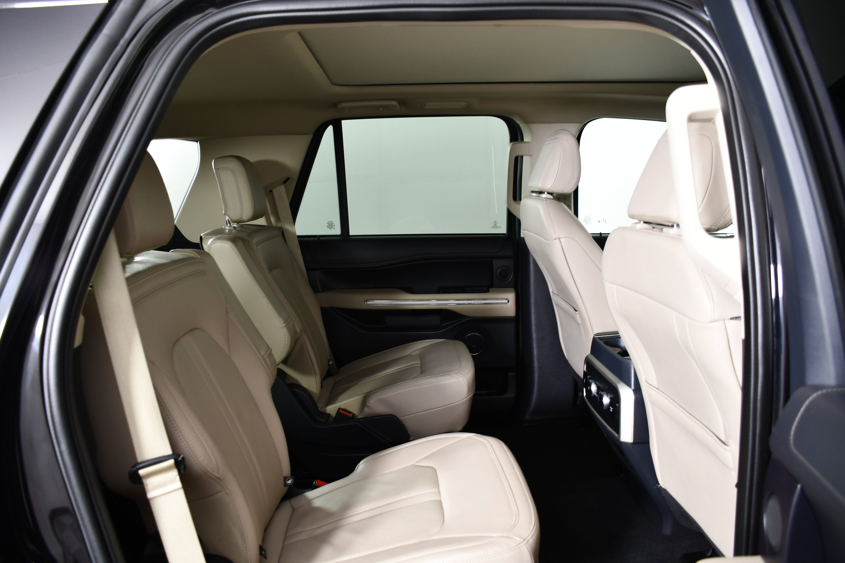 Used 2024 Ford Expedition Limited image 37