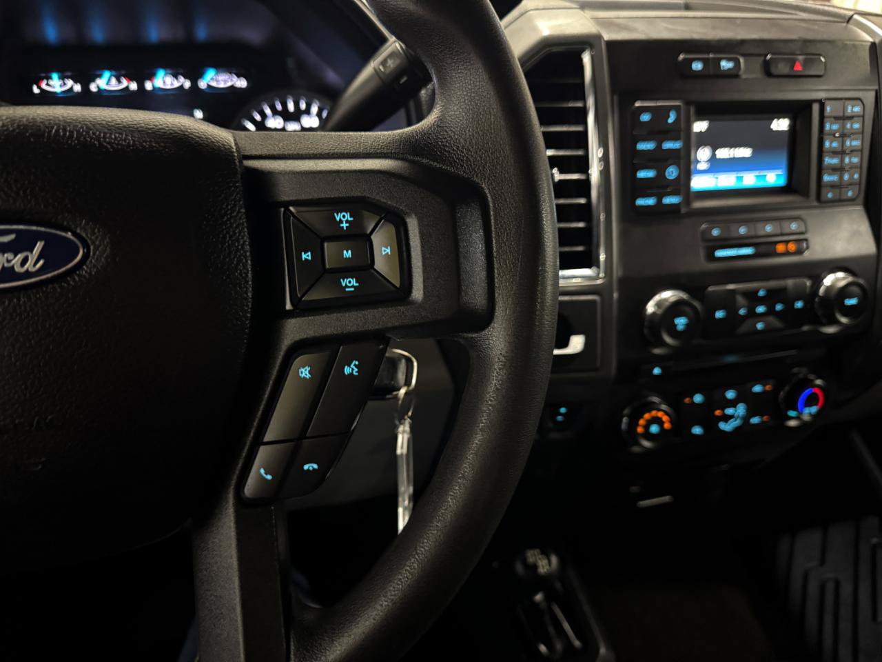 Used 2017 Ford F250 XLT AWD/4WD image 23
