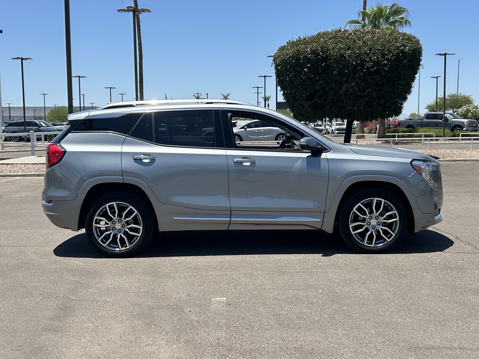 Certified 2024 GMC Terrain Denali w/ Denali Premium Package AWD/4WD image 6