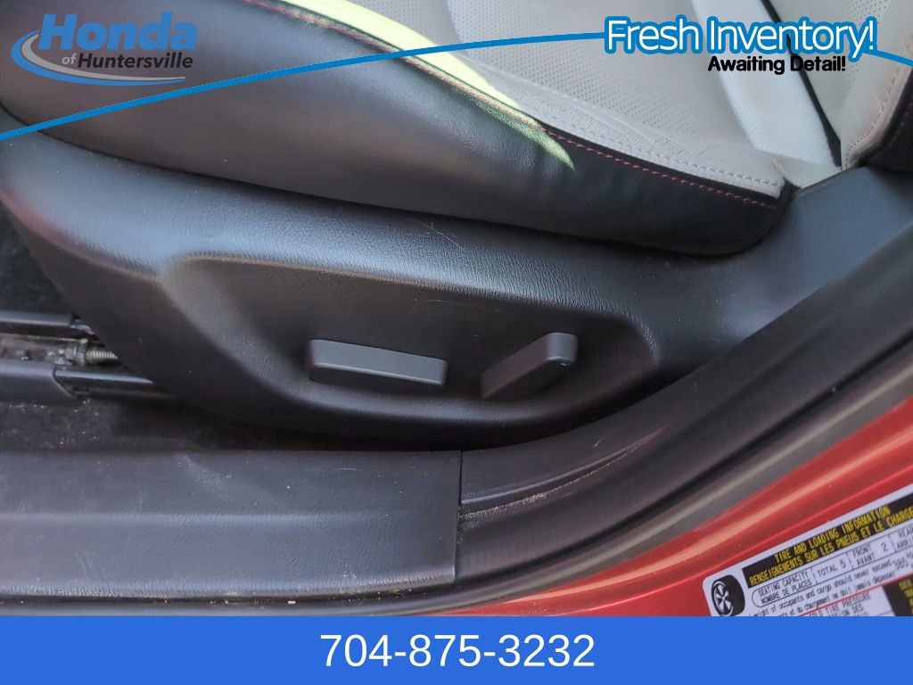 Used 2018 MAZDA MAZDA3 Grand Touring image 19