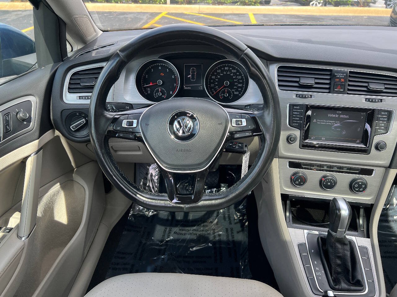 Used 2015 Volkswagen Golf S FWD image 32