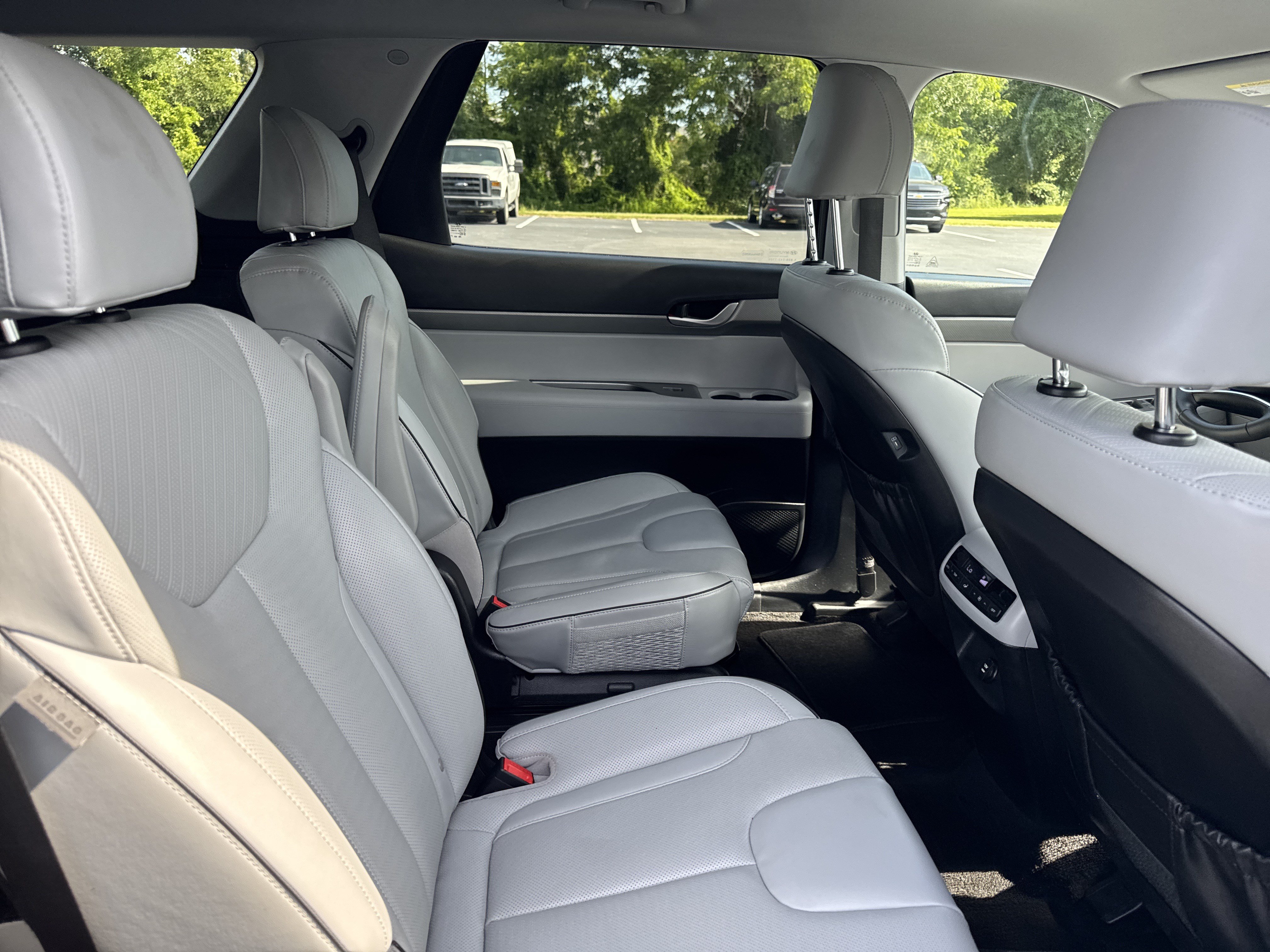 Used 2025 Hyundai Palisade SEL FWD image 29