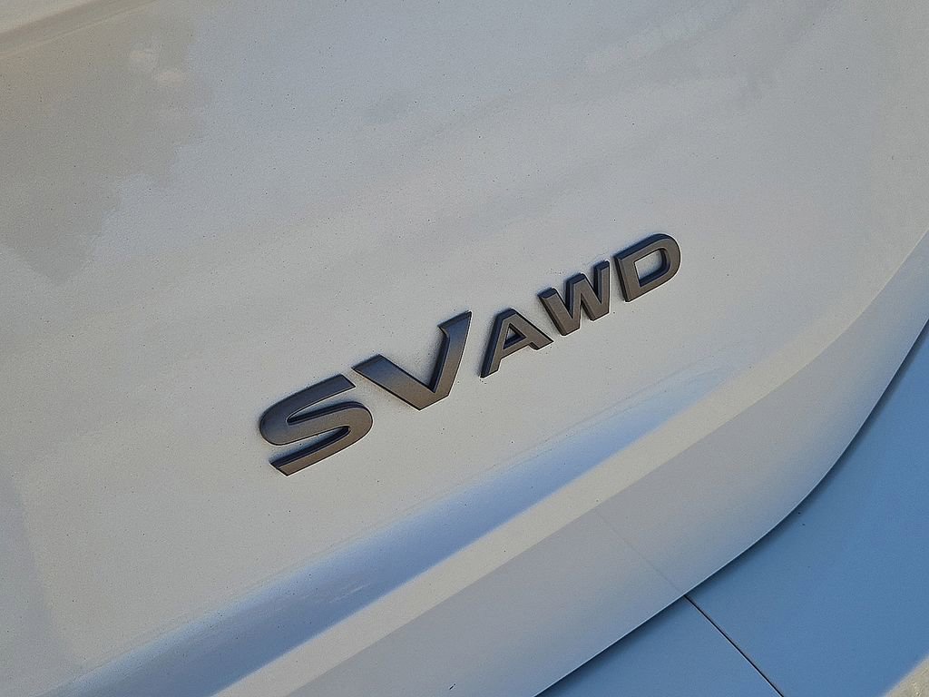 Used 2024 Nissan Rogue SV AWD/4WD image 12