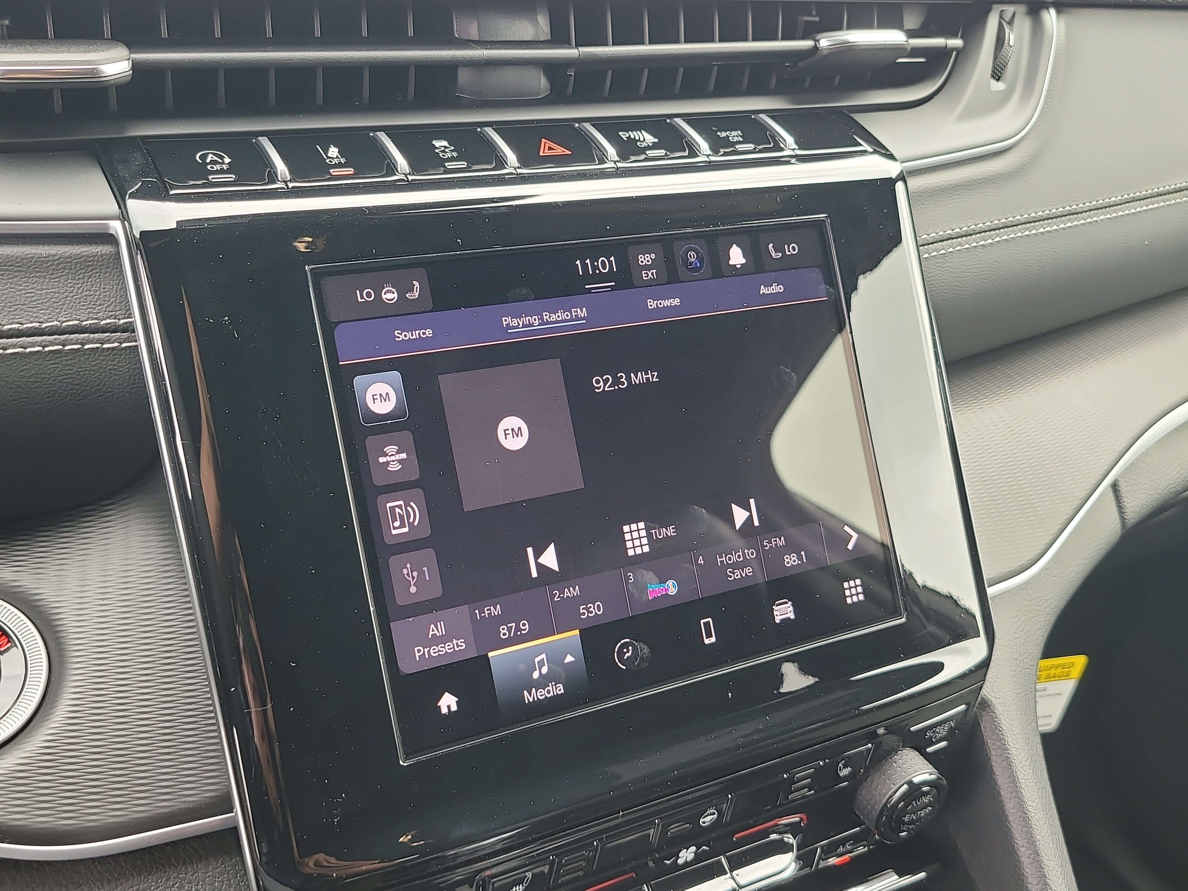 New 2025 Jeep Grand Cherokee Altitude RWD image 17