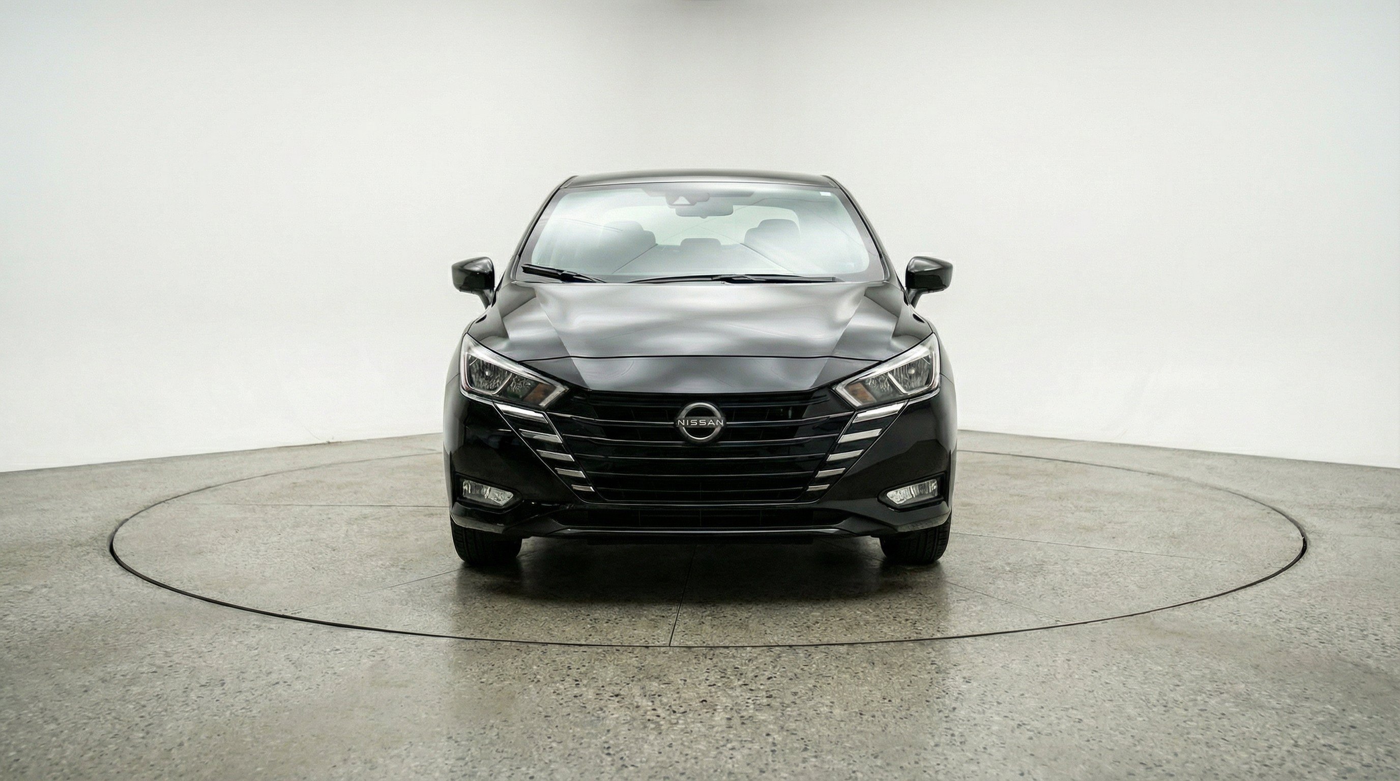 Used 2025 Nissan Versa SV FWD image 2