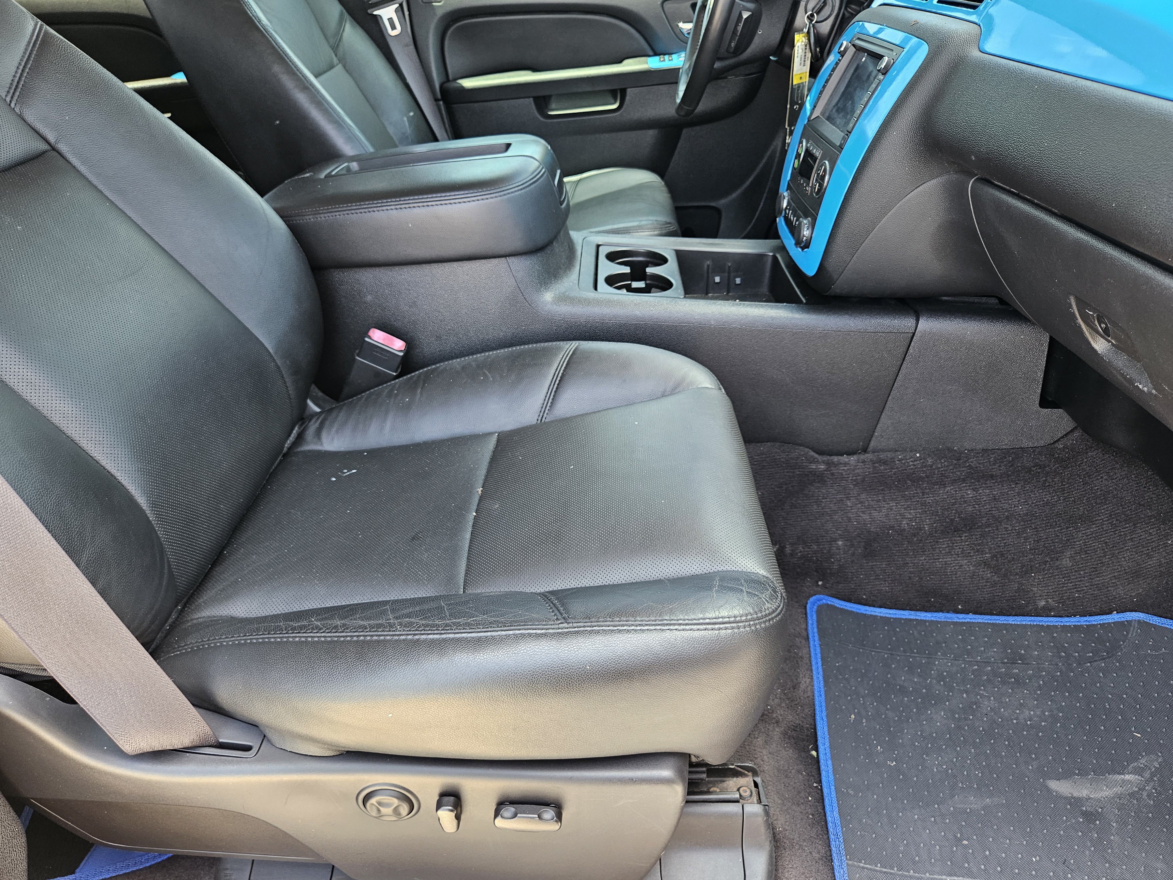 Used 2014 Chevrolet Silverado 2500 LTZ w/ LTZ Plus Package AWD/4WD image 15