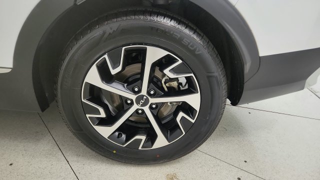 Used 2025 Kia Sportage EX FWD image 83