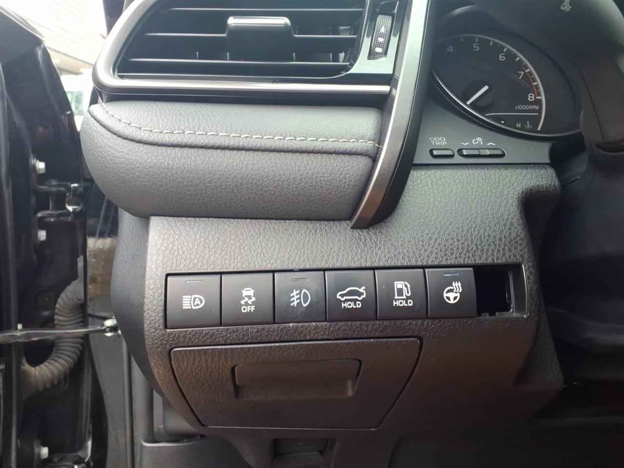 Used 2023 Toyota Camry SE w/ Cold Weather Package image 18