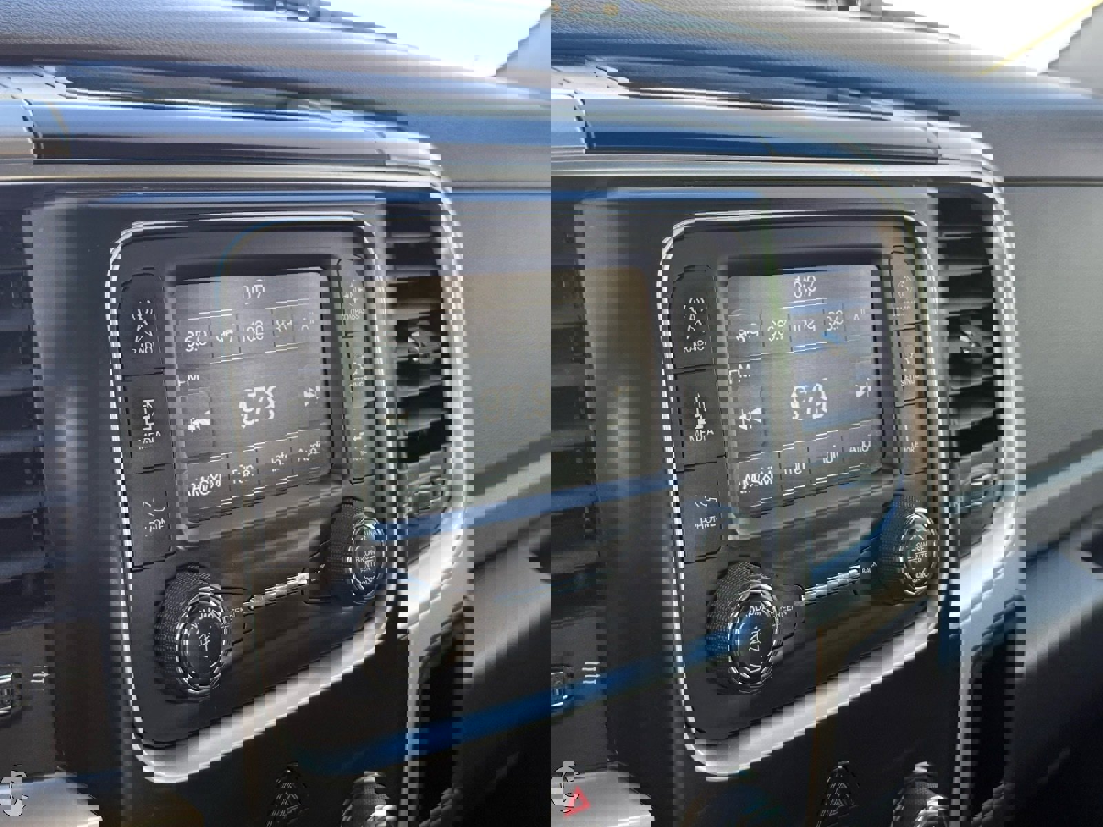 Used 2015 RAM 2500 SLT image 22