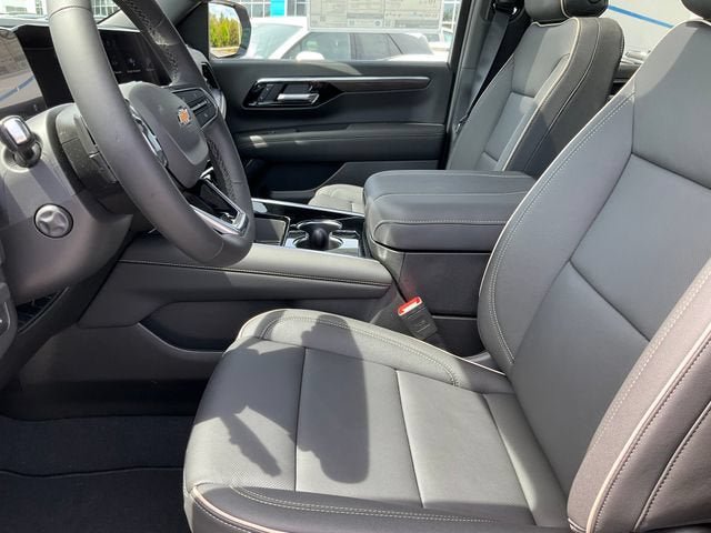 New 2026 Chevrolet Suburban Premier AWD/4WD image 2