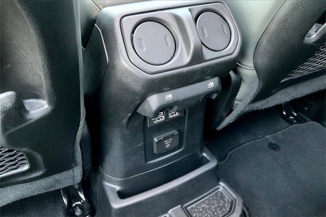 Used 2024 Jeep Wrangler High Altitude image 25