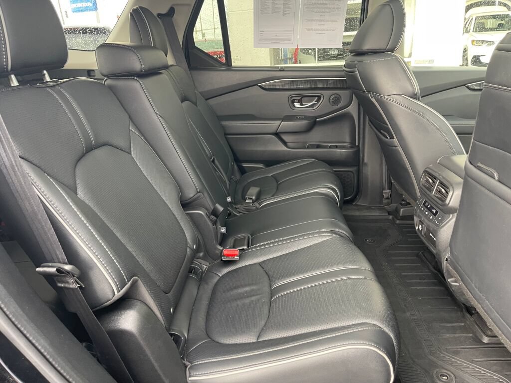 Used 2024 Honda Pilot Elite image 33