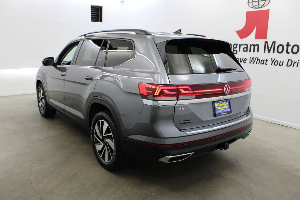 Certified 2024 Volkswagen Atlas SE w/ Panoramic Sunroof Package AWD/4WD image 3