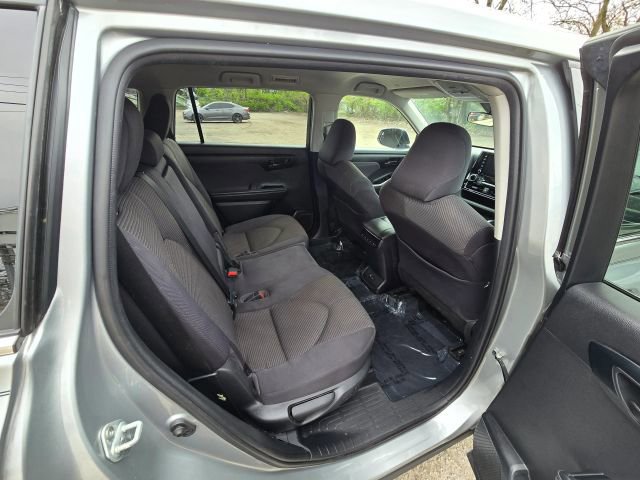 Used 2022 Toyota Highlander LE AWD/4WD image 14