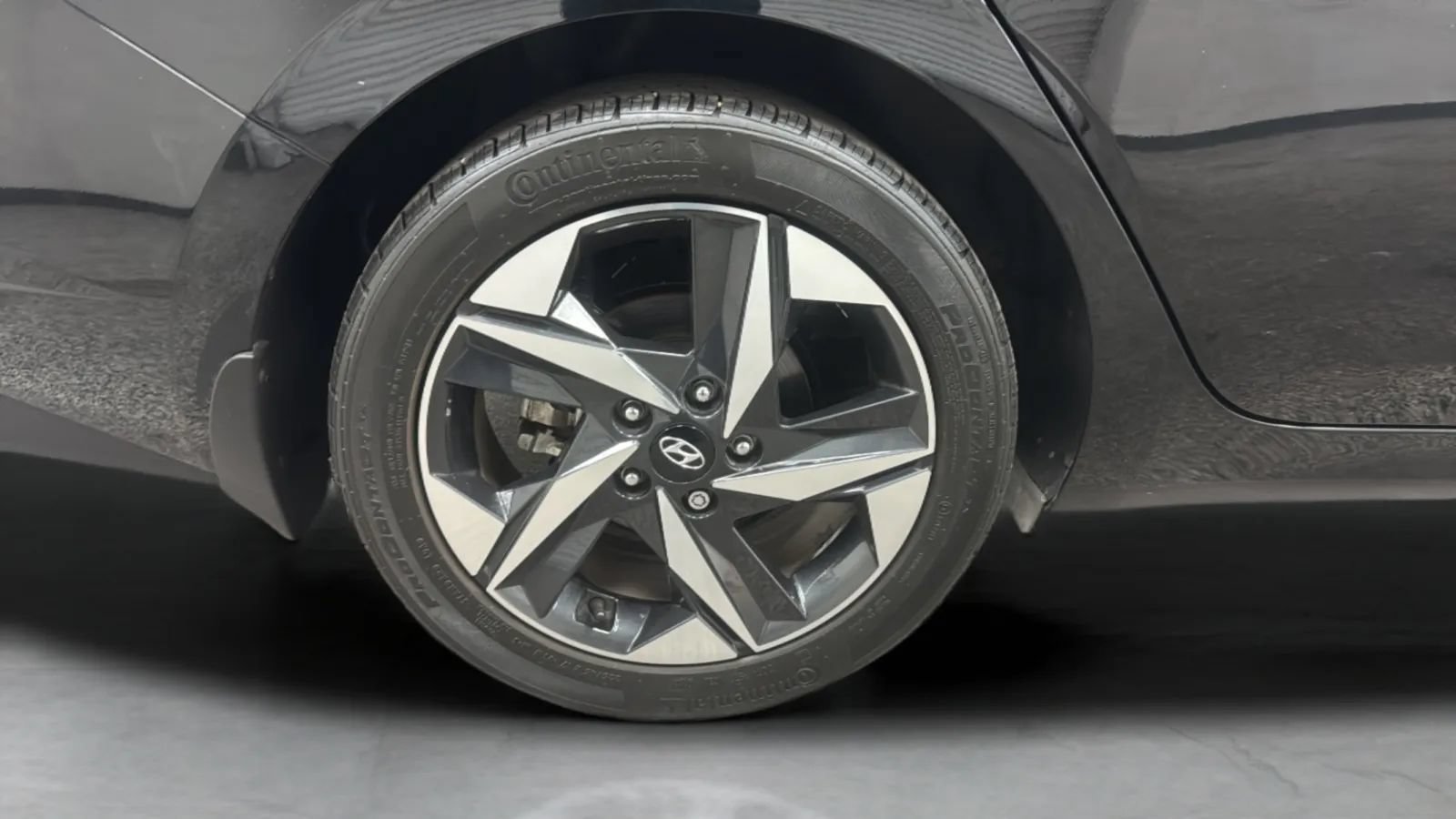 Used 2023 Hyundai Elantra SEL w/ Convenience Package FWD image 34