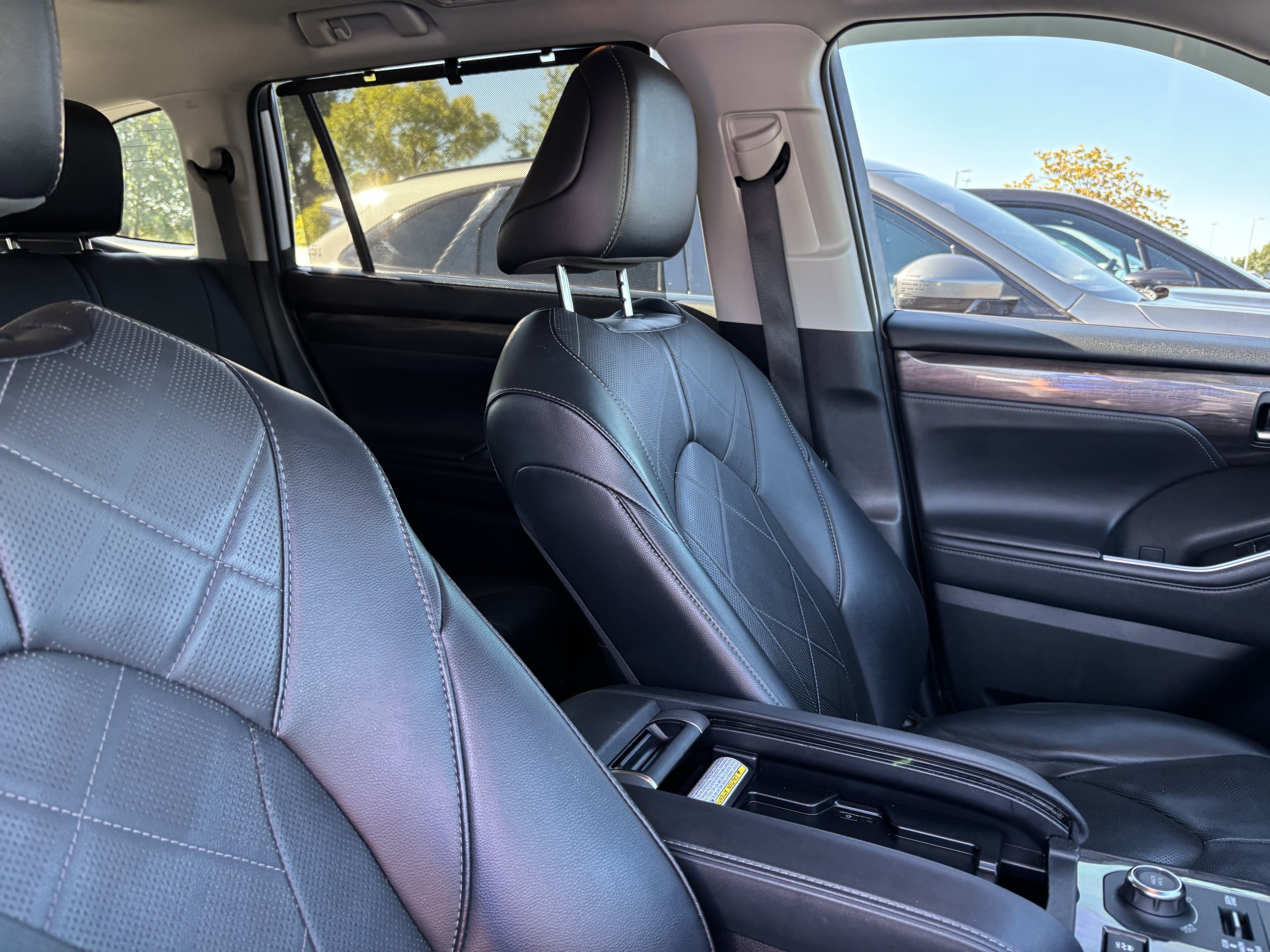 Used 2022 Toyota Highlander Platinum AWD/4WD image 35