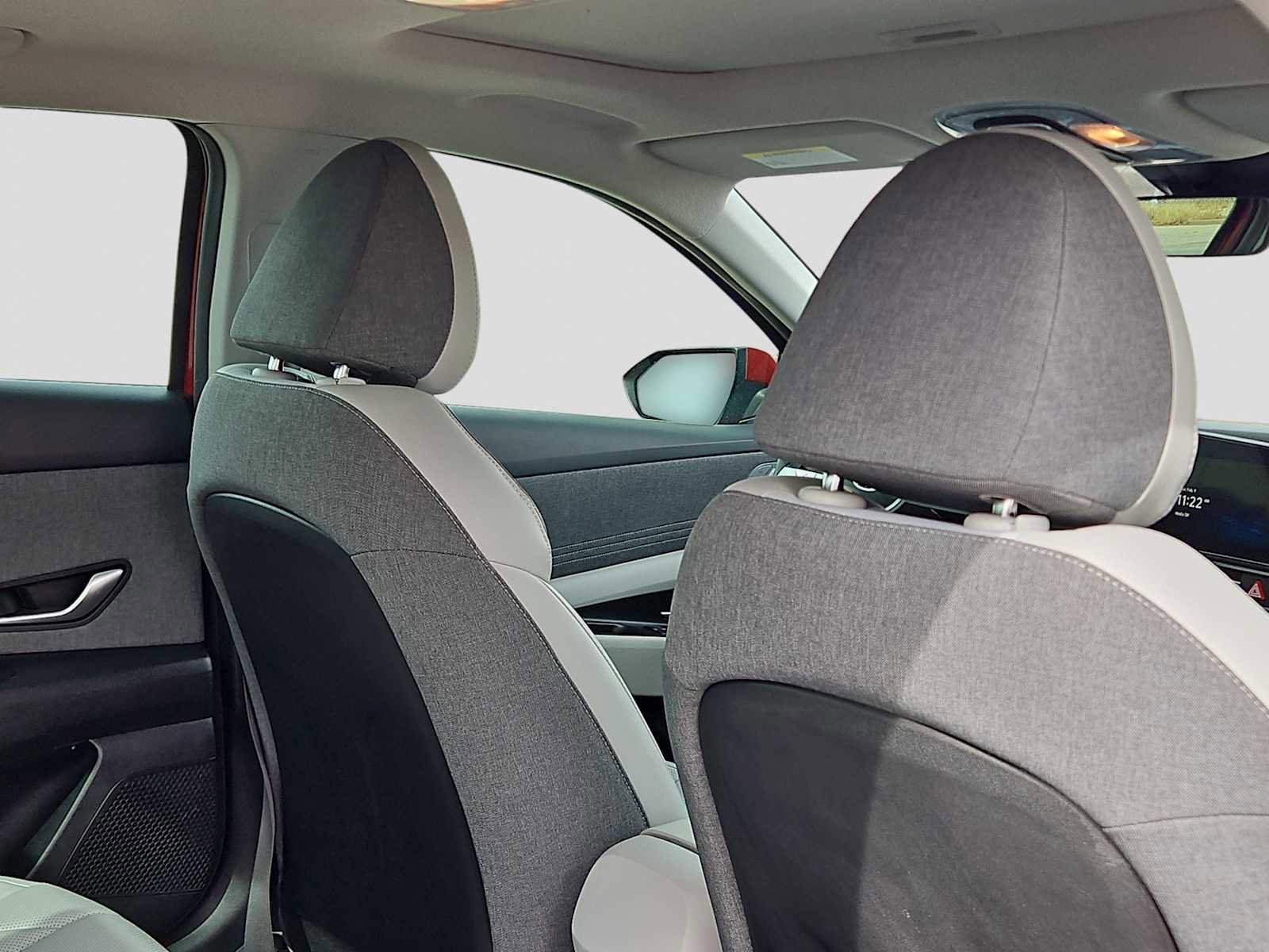 Used 2024 Hyundai Elantra Limited image 14