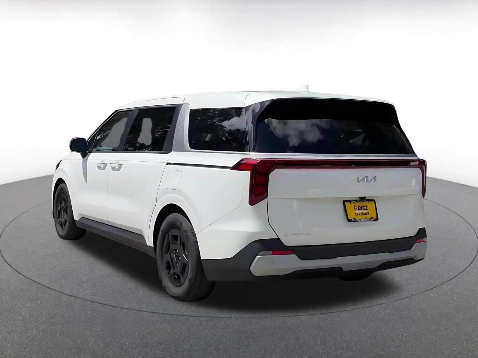 Used 2026 Kia Carnival FWD image 10