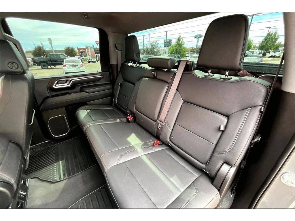 Used 2025 Chevrolet Silverado 3500 LTZ AWD/4WD image 28