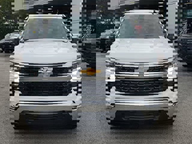 Used 2025 Chevrolet Silverado 1500 LT image 2