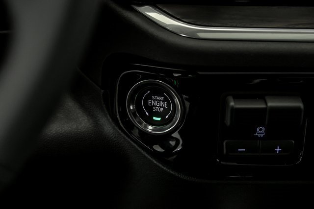 New 2026 GMC Sierra 1500 SLT image 14