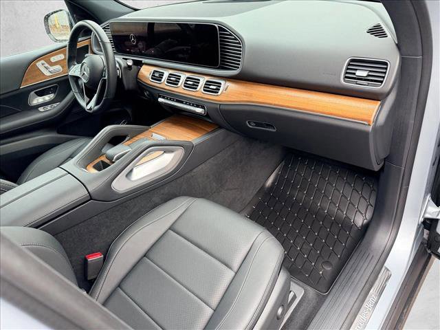 Used 2025 Mercedes-Benz GLE 350 4MATIC w/ Winter Package image 27