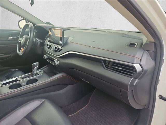 Used 2019 Nissan Altima 2.5 SR FWD image 14