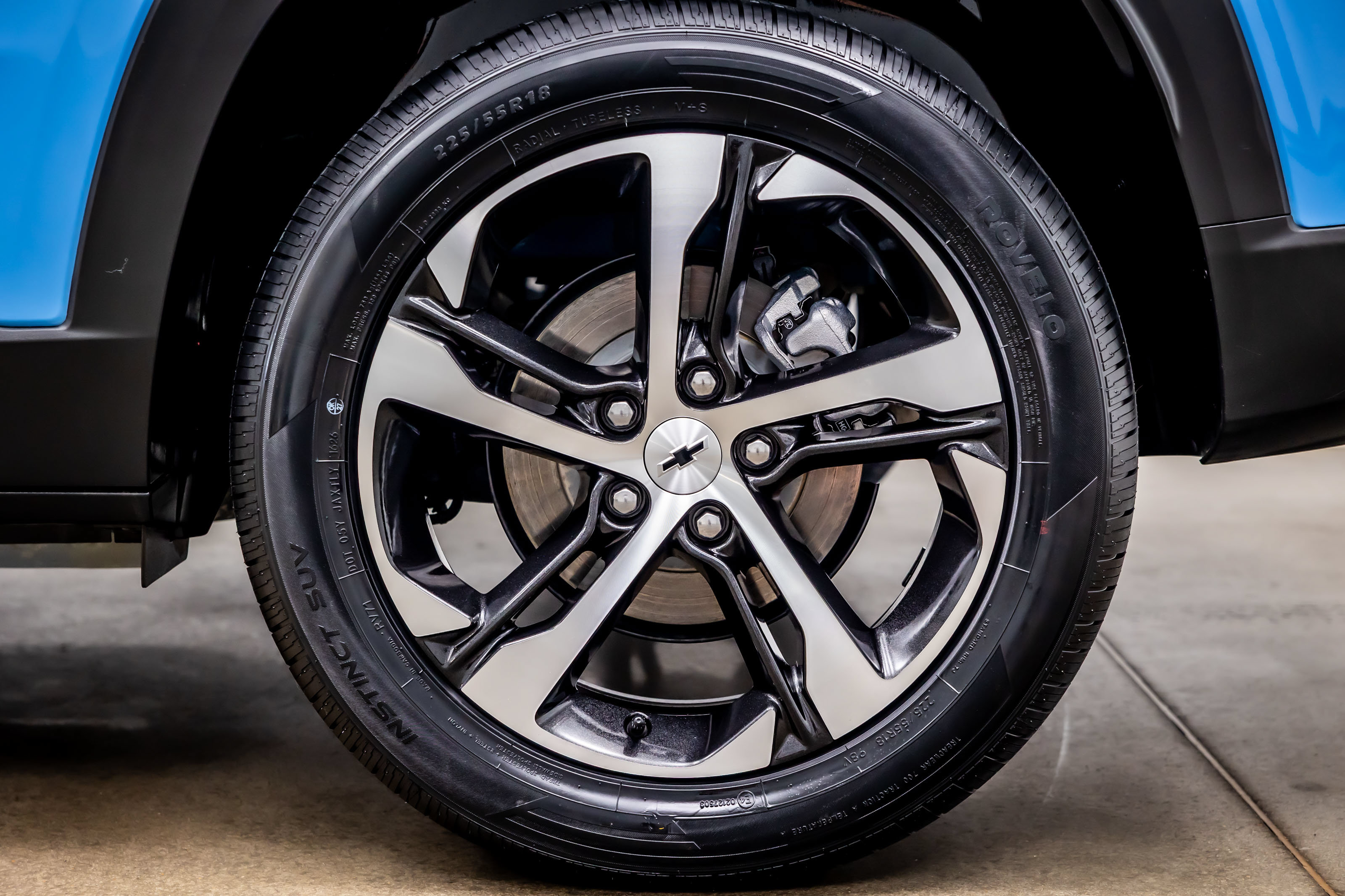 Used 2024 Chevrolet Trax RS FWD image 34