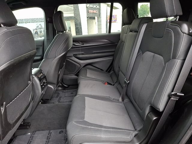 Used 2025 Jeep Grand Cherokee L Laredo w/ Luxury Tech Group I AWD/4WD image 11