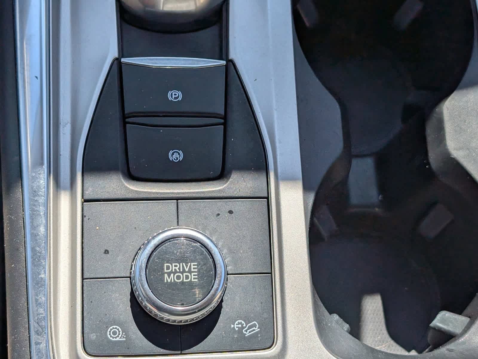 Used 2023 Ford Explorer XLT w/ Equipment Group 202A image 24