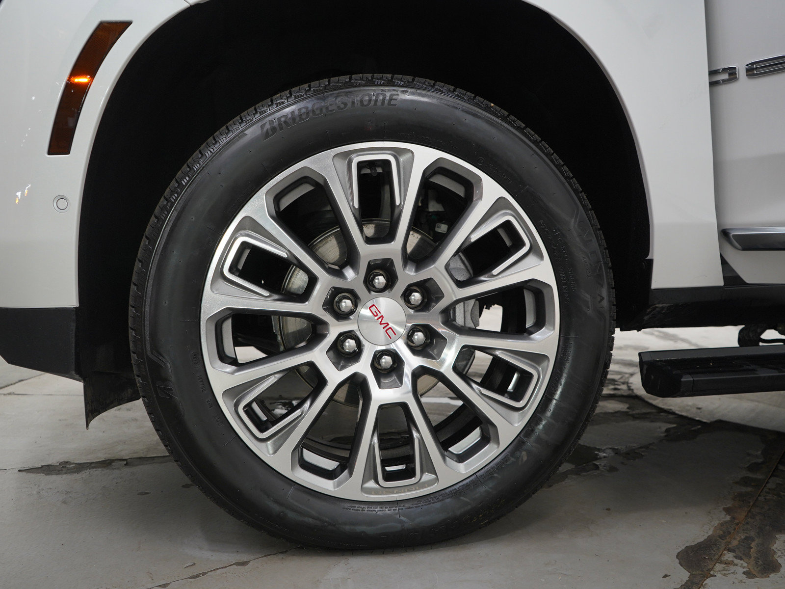 Used 2025 GMC Yukon Denali w/ Denali Reserve Package AWD/4WD image 33