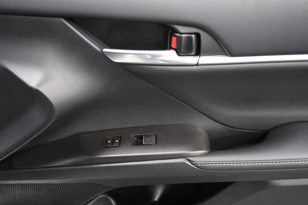 Used 2023 Toyota Camry XSE w/ Cold Weather Package image 27