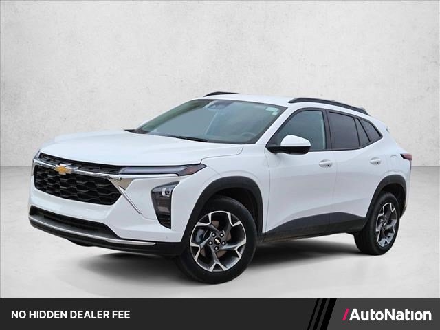 Used 2025 Chevrolet Trax LT FWD image 1