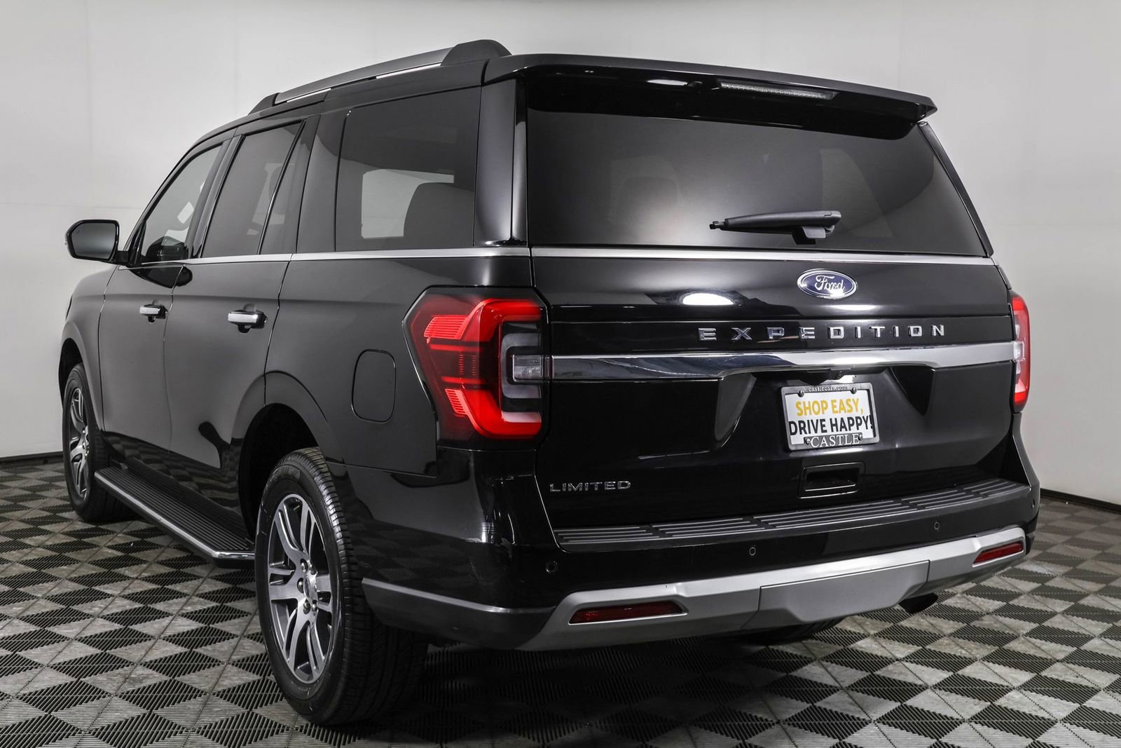 Used 2023 Ford Expedition Limited image 17