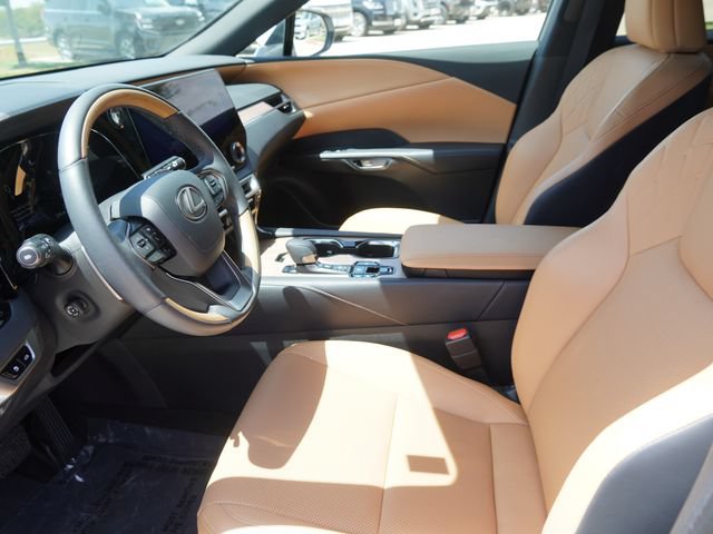 Used 2025 Lexus RX 350h w/ Kick Sensor & Tow Package AWD/4WD image 17