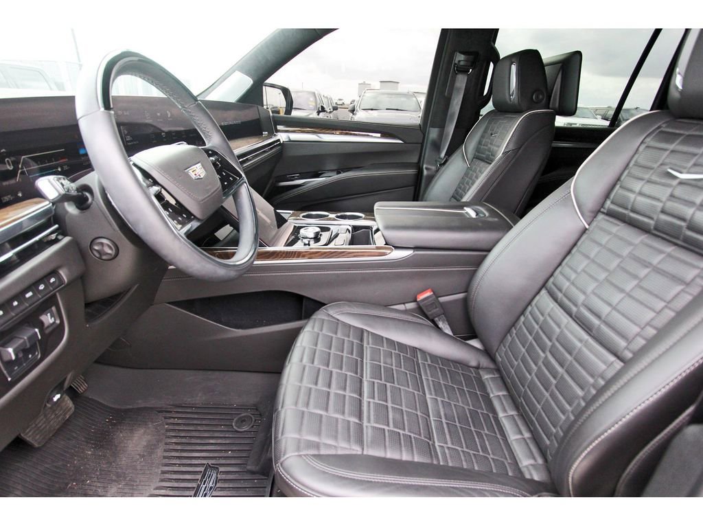 Certified 2025 Cadillac Escalade ESV Sport Platinum image 6