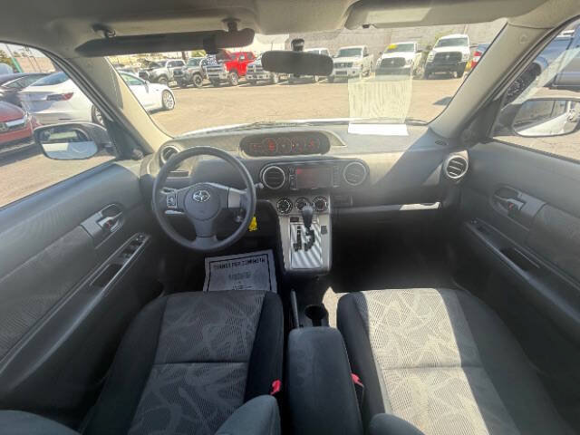 Used 2014 Scion xB FWD image 15