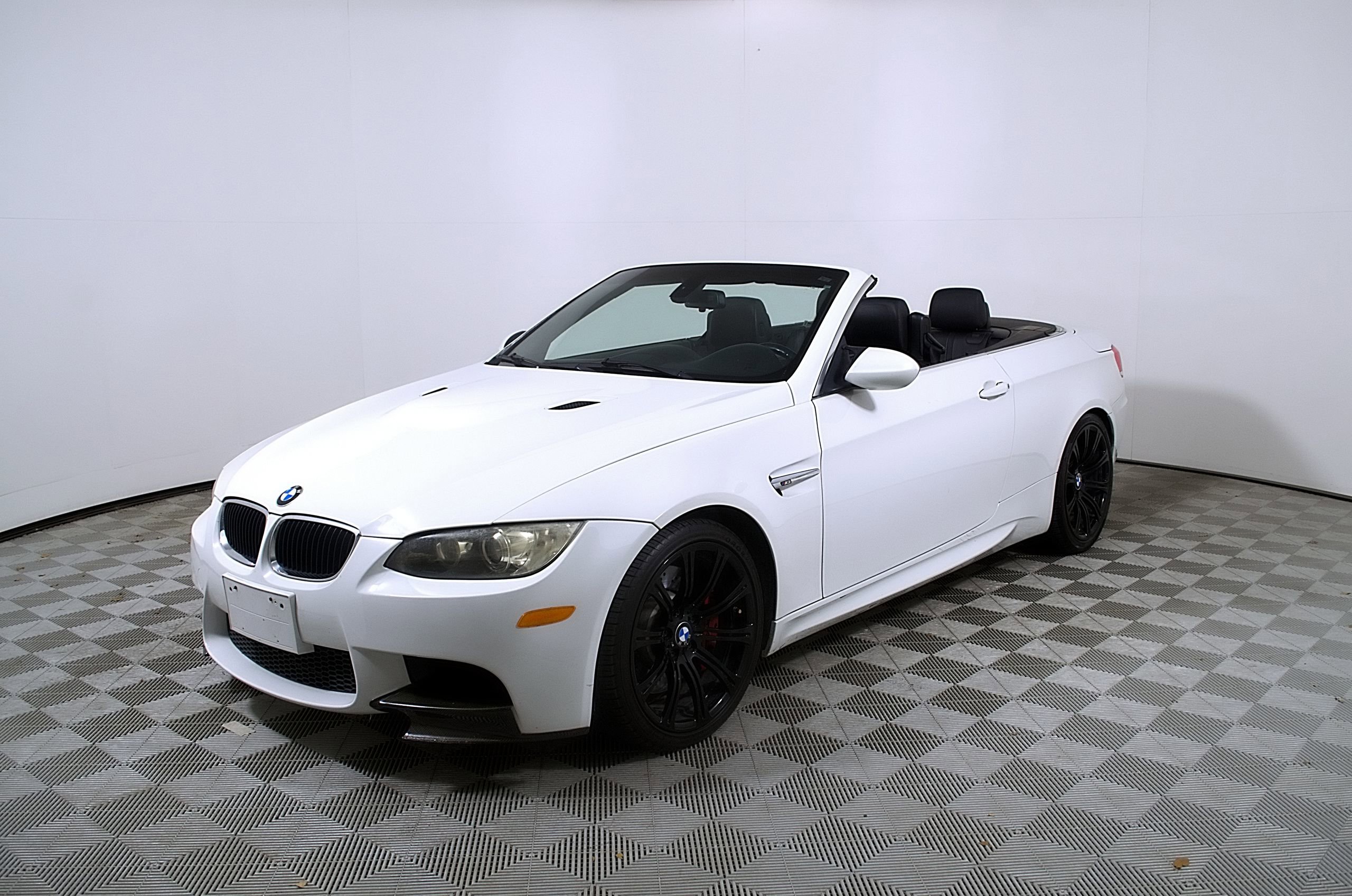 Used 2010 BMW M3 Convertible RWD image 3