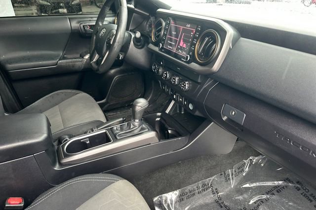 Certified 2020 Toyota Tacoma TRD Off-Road w/ Technology Package AWD/4WD image 19