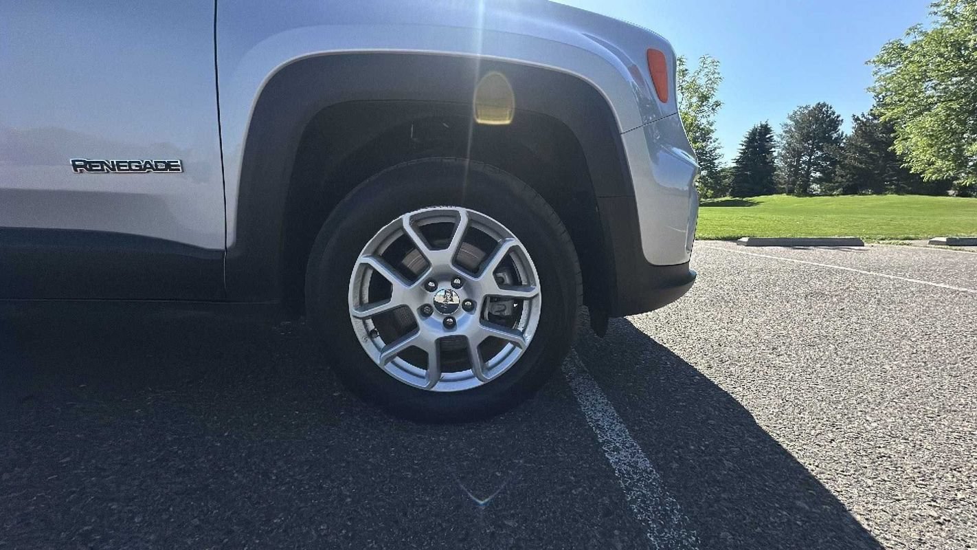 Used 2021 Jeep Renegade Limited w/ Trailer Tow Group AWD/4WD image 22