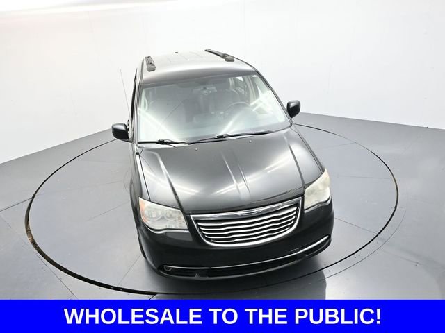 Used 2014 Chrysler Town & Country Touring image 19