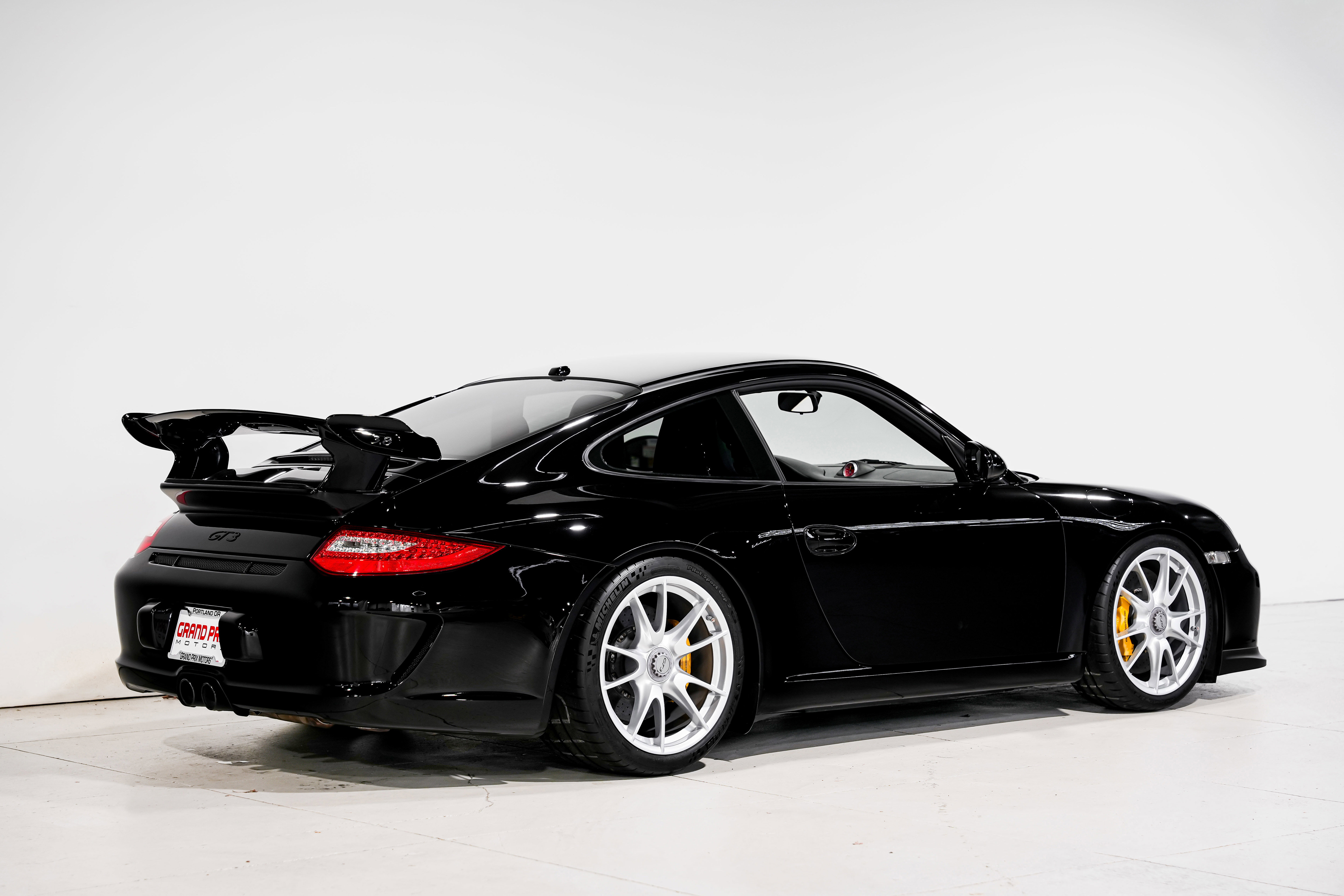 Used 2010 Porsche 911 GT3 image 3