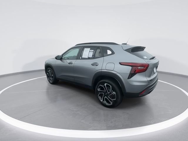 Used 2025 Chevrolet Trax RS w/ Sunroof Package image 6