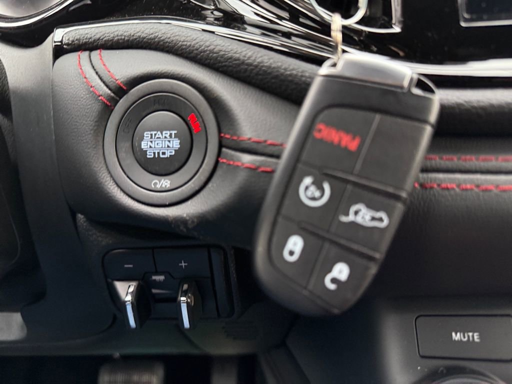 New 2025 Dodge Durango R/T w/ Blacktop Package image 32