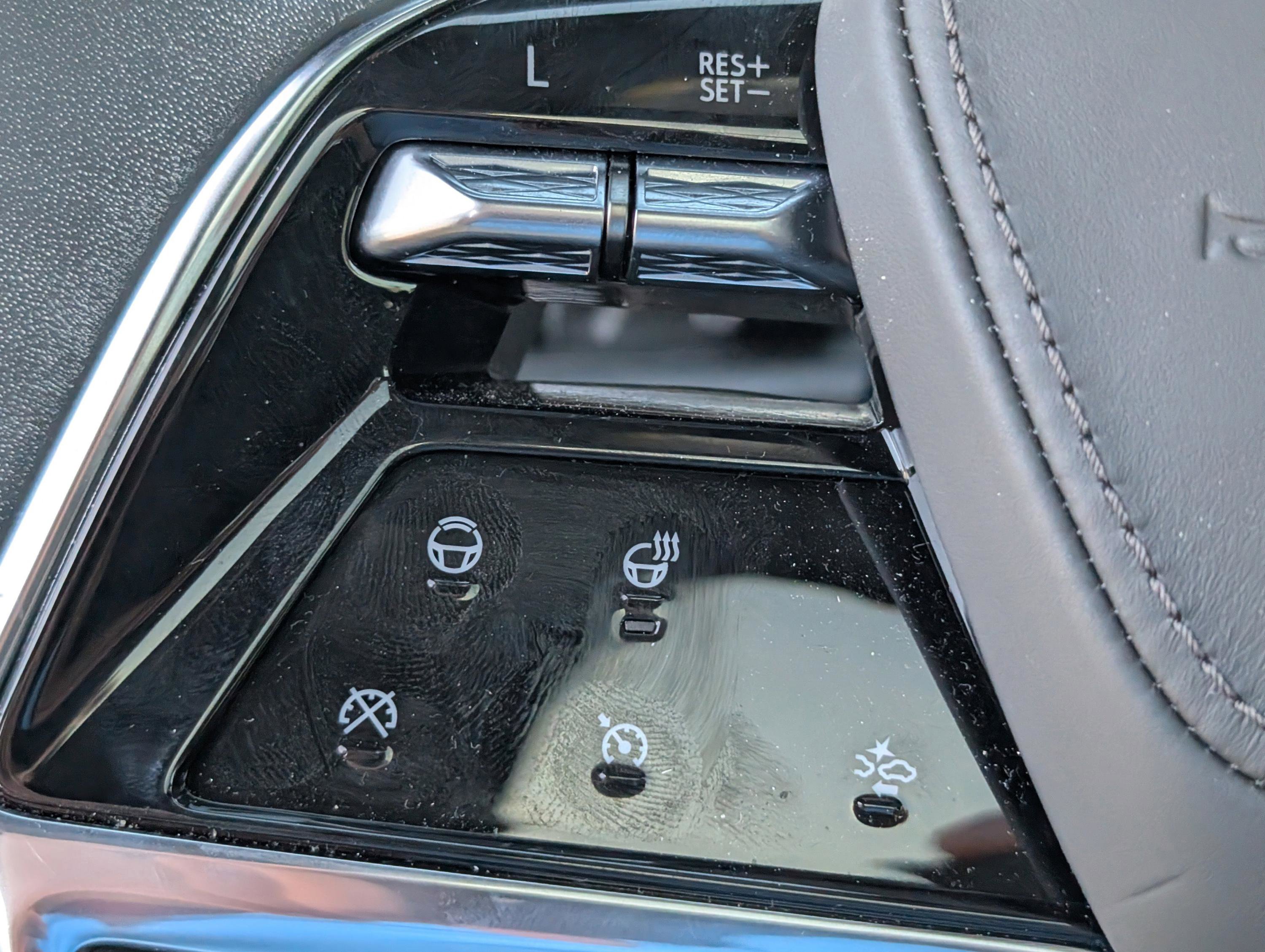 Used 2025 Cadillac Escalade Sport Platinum w/ LPO, ONYX Package image 20