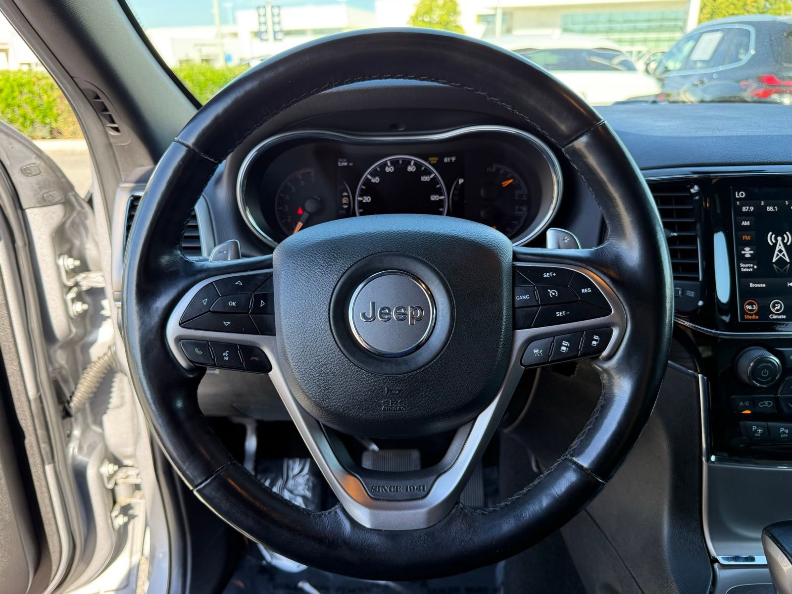 Used 2021 Jeep Grand Cherokee Limited w/ Luxury Group II image 23