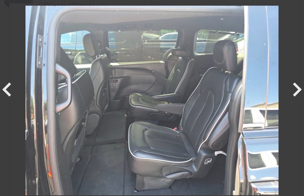 Used 2025 Chrysler Pacifica Limited FWD image 15