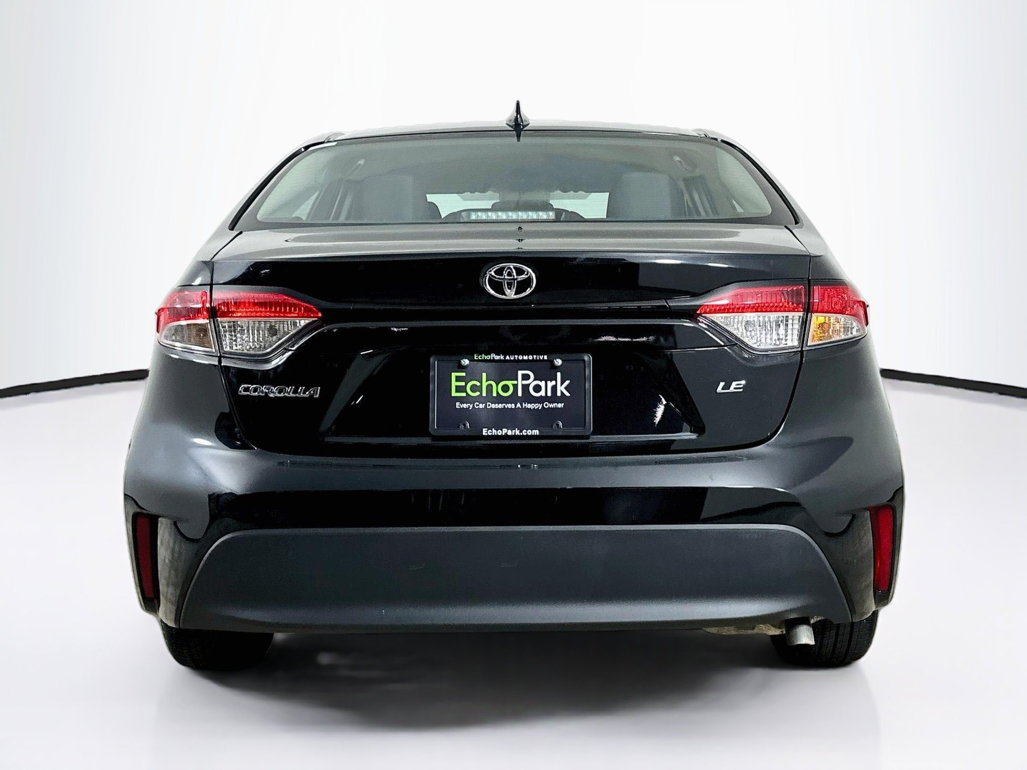 Used 2025 Toyota Corolla LE FWD image 7