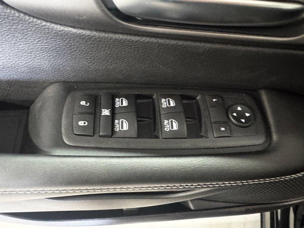 New 2027 Chrysler Pacifica Select w/ Family Tech Group AWD/4WD image 18