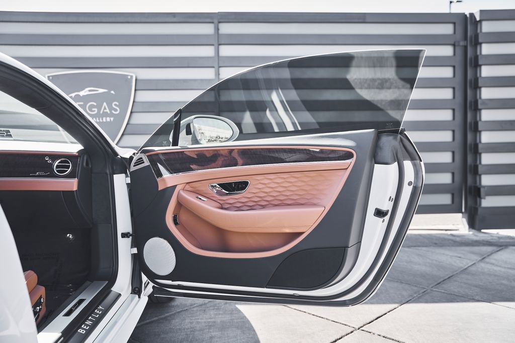 Used 2025 Bentley Continental GT Speed image 19